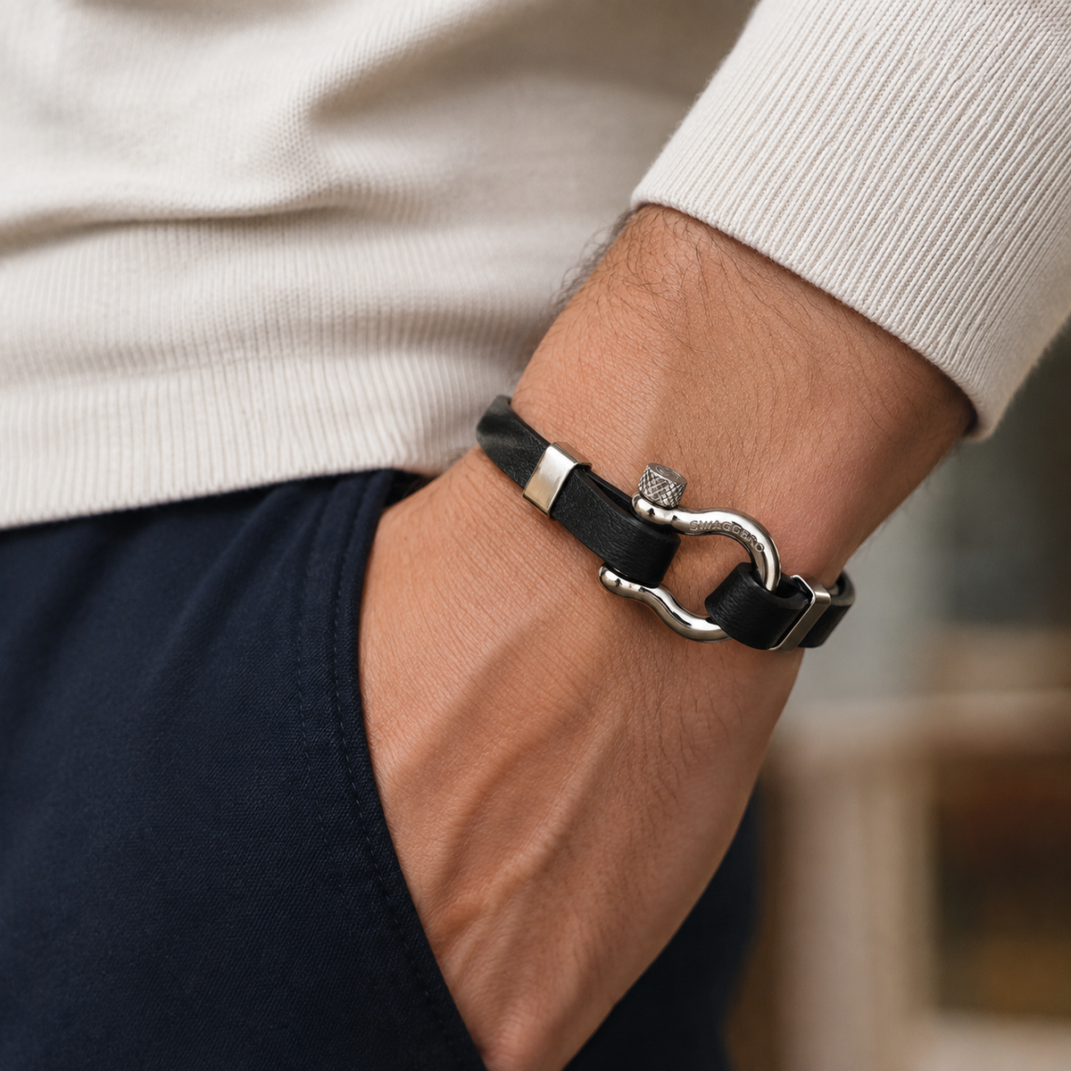 EBONY SHACKLE